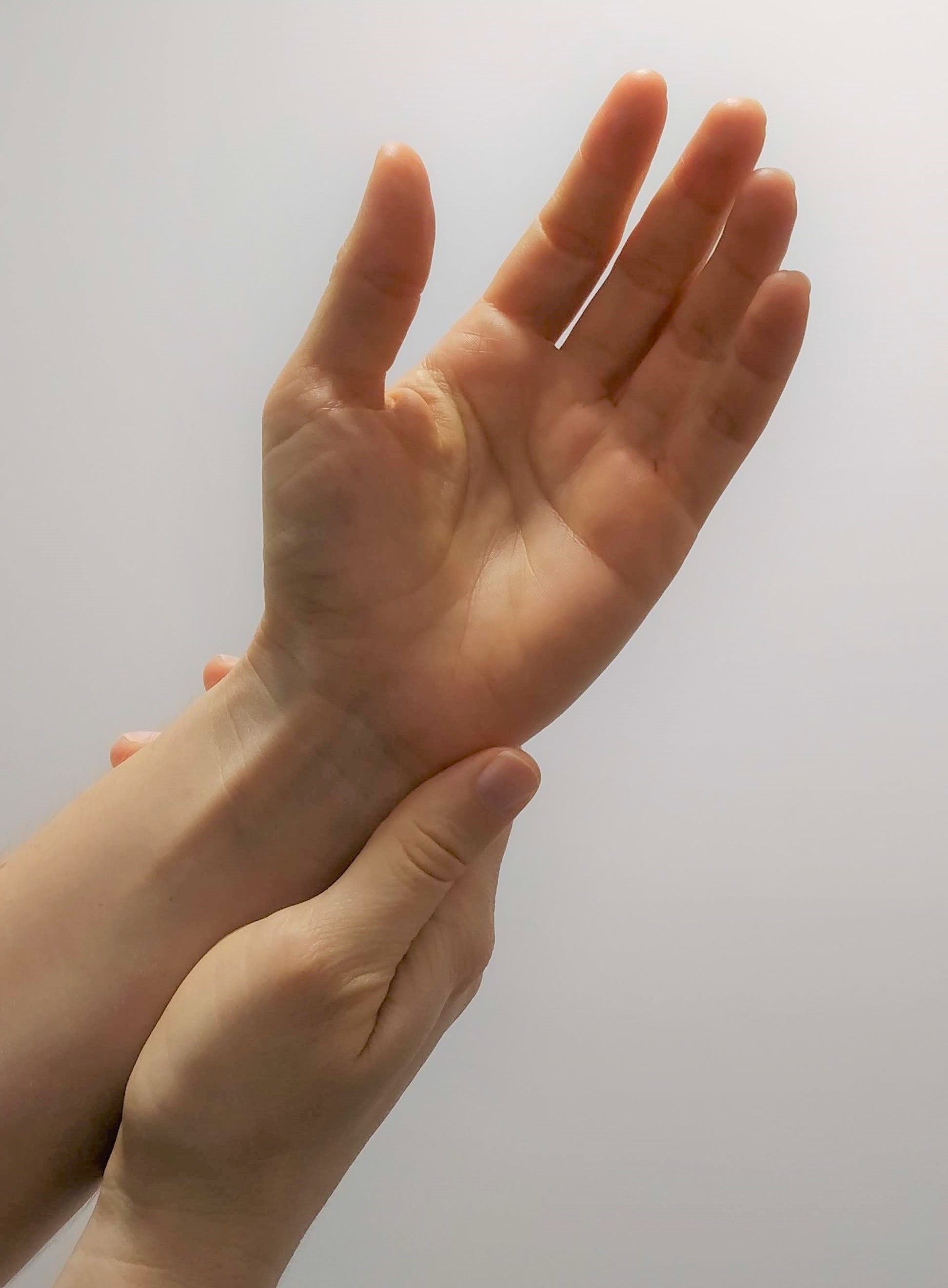 Do you suffer from wrist pain on the little finger side of your wrist